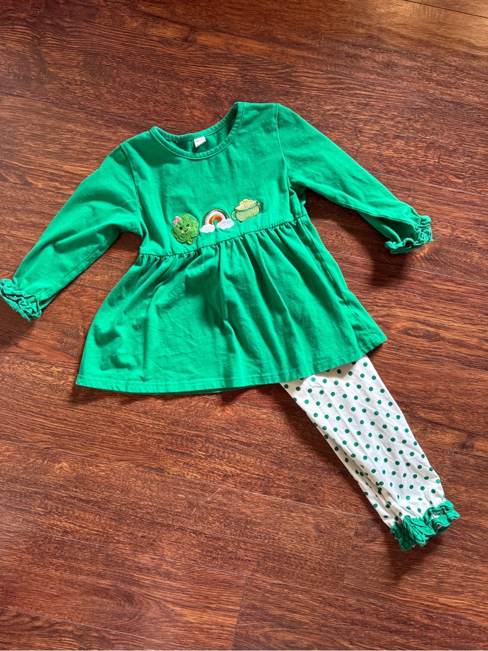 Green Long-Sleeve Peplum Top & Polka Dot Leggings Set